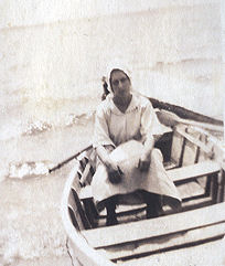 Sg Early Lady in Boat